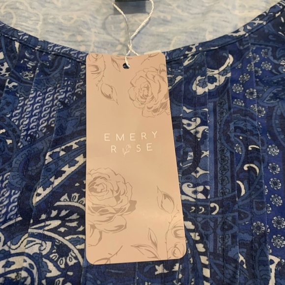 Emery Rose Blue Paisley Print Blouse Top 5XL NWT - Picture 2 of 7